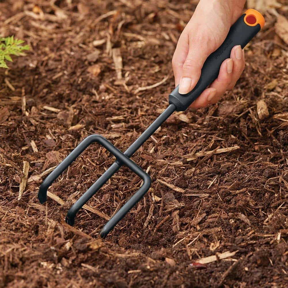 3-Piece Garden Tool Set by Fiskars 6 3-Piece Garden Tool Set by Fiskars - Image 4