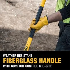 49 in. Fiberglass Handle Clean-Out Shovel by DEWALT -GARDEN TOOLS Shop dewalt shovels dxlha2609 31 1000