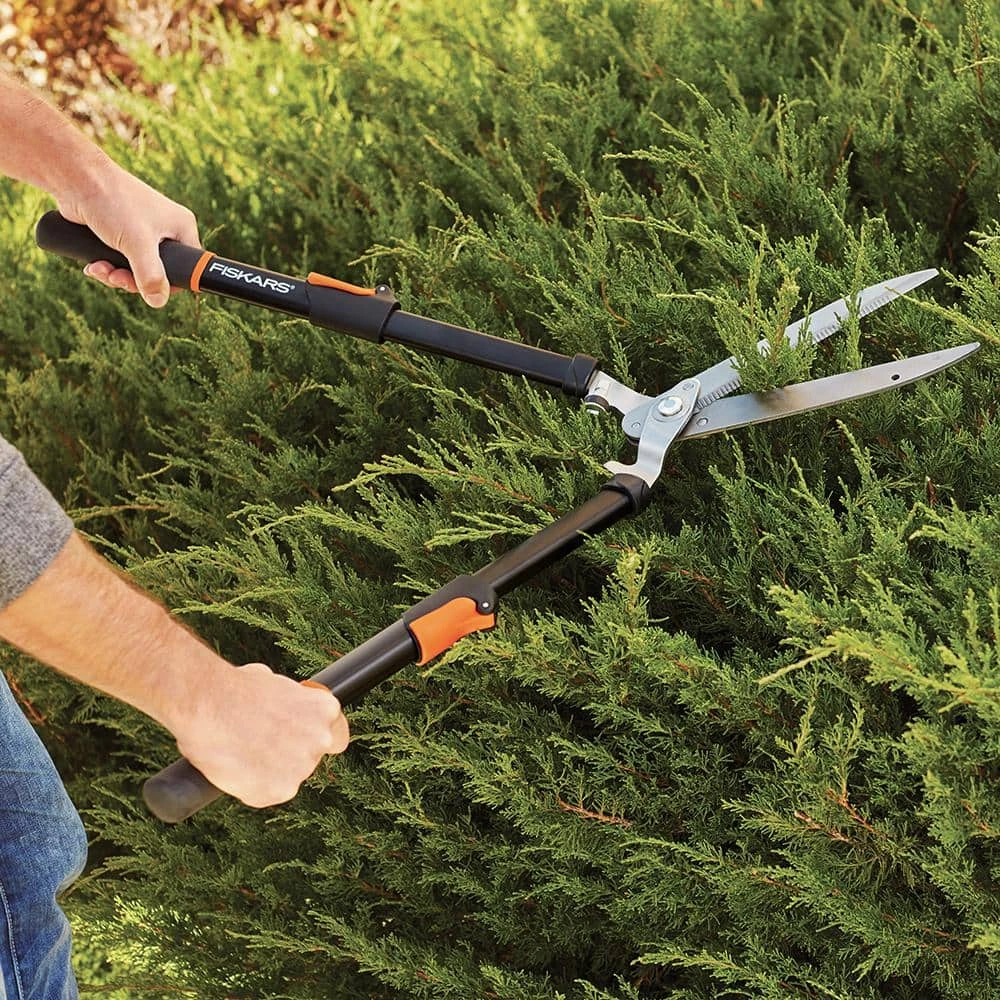 Fiskars 5.5 in. Bypass Pruner Plus Telescoping 9 in. Hedge Shears Combo 4 Fiskars 5.5 in. Bypass Pruner Plus Telescoping 9 in. Hedge Shears Combo - Image 2