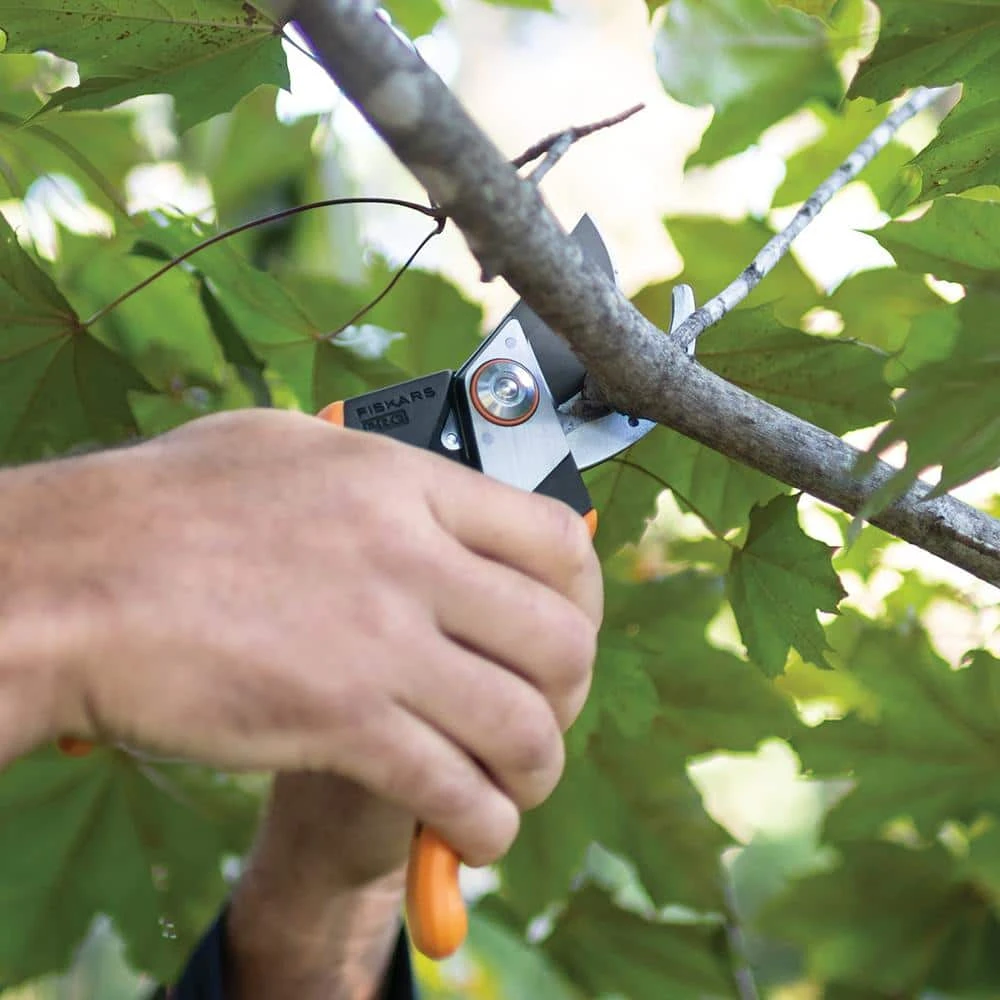 Pro 1 in. Cut Steel High Carbon Blade with Cast Aluminum Handled Pruner by Fiskars 4 Pro 1 in. Cut Steel High Carbon Blade with Cast Aluminum Handled Pruner by Fiskars - Image 2