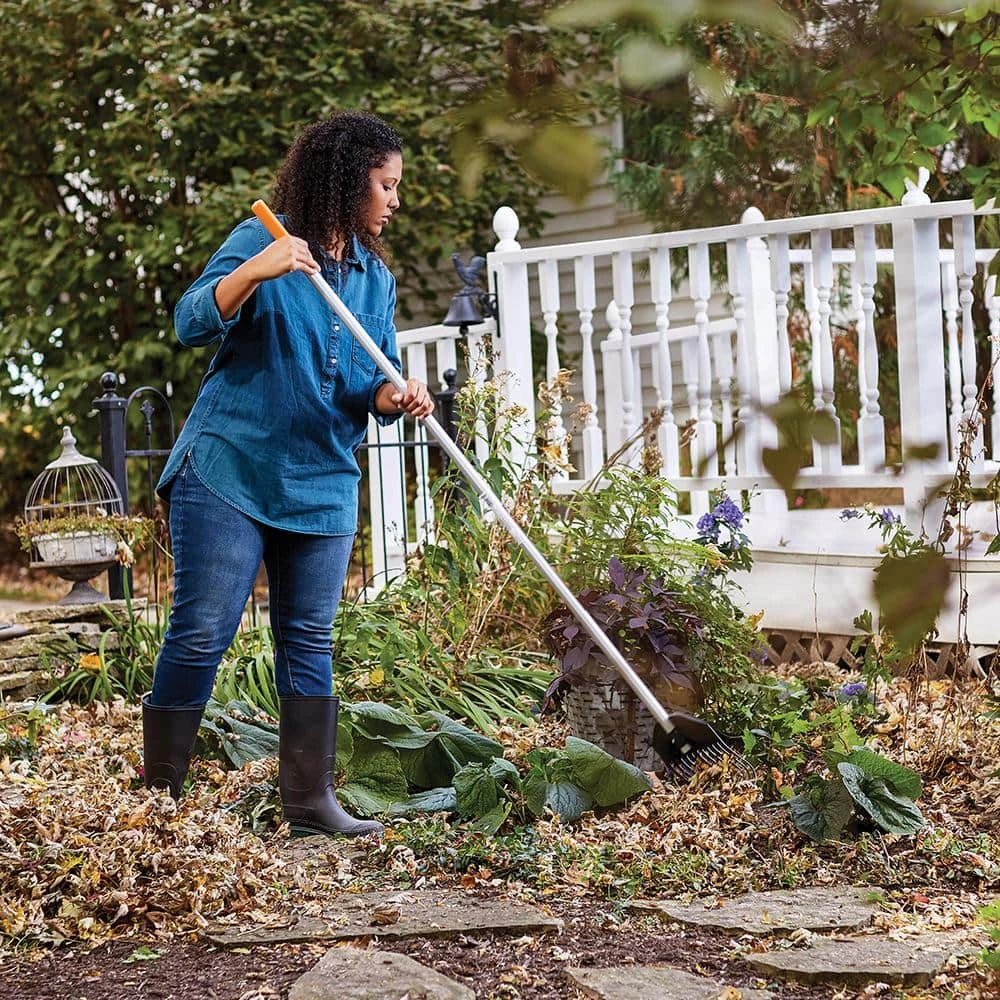 8 in. Shrub Rake by Fiskars 4 8 in. Shrub Rake by Fiskars - Image 2