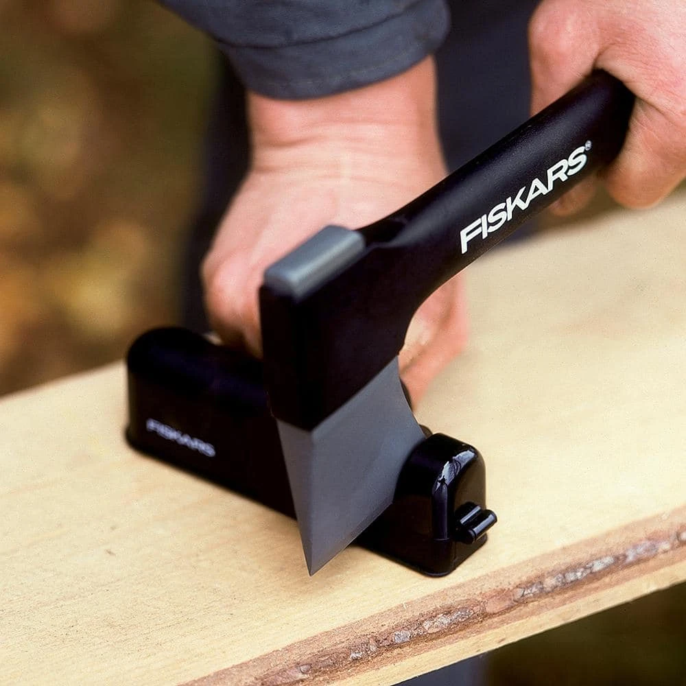 Axe Sharpener by Fiskars 5 Axe Sharpener by Fiskars - Image 3