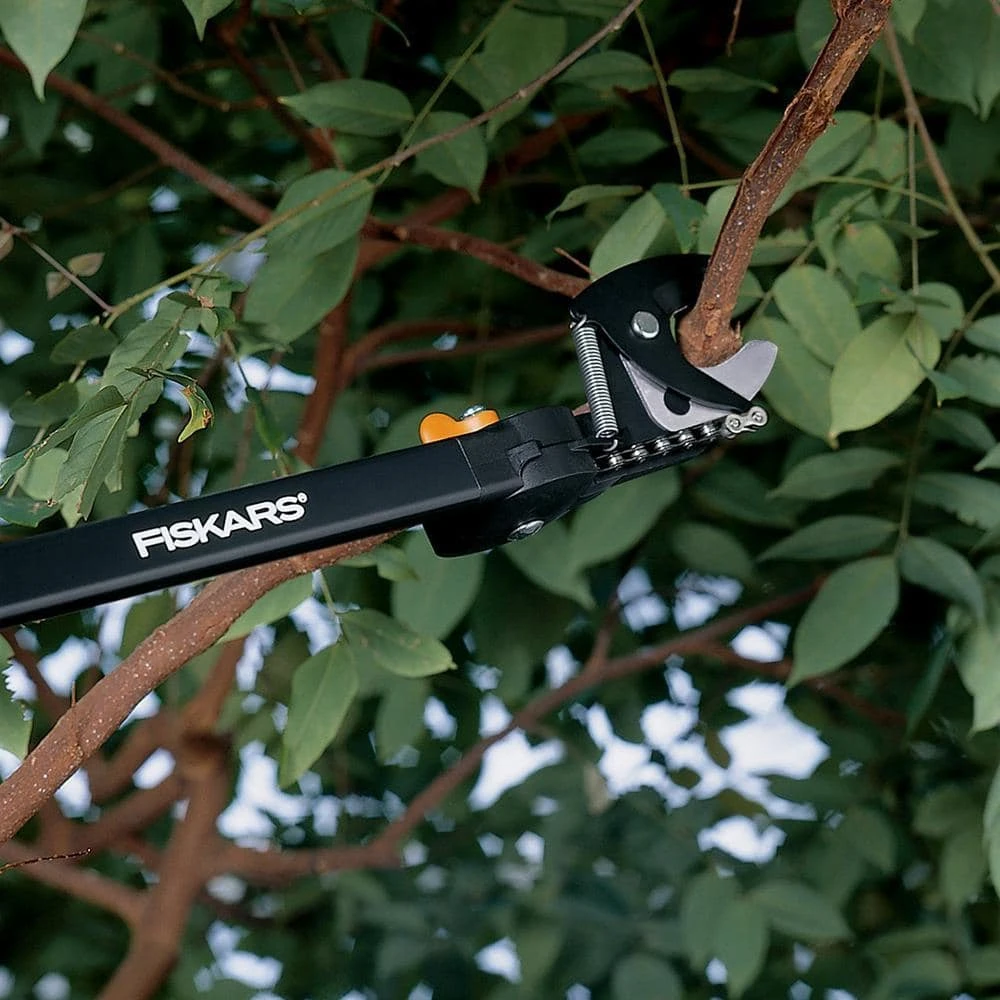 54 in. EZ Reach Stik Tree Pruner by Fiskars 4 54 in. EZ Reach Stik Tree Pruner by Fiskars - Image 2