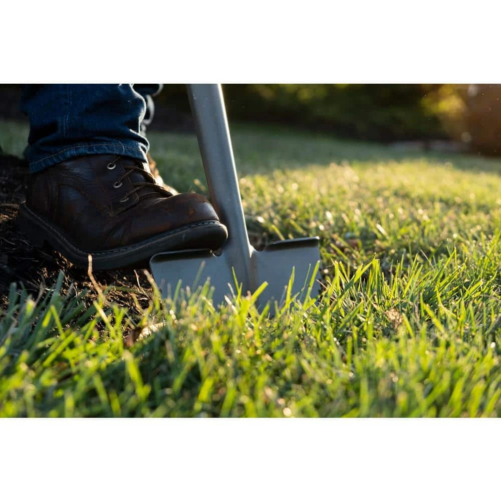 40 in. Root Slayer Carbon Steel Edger, 33 in. Handle by Radius Garden 5 40 in. Root Slayer Carbon Steel Edger, 33 in. Handle by Radius Garden - Image 3