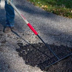 14-Tine Asphalt Rake by Razor-Back -GARDEN TOOLS Shop razor back landscaping rakes 63125 44 1000